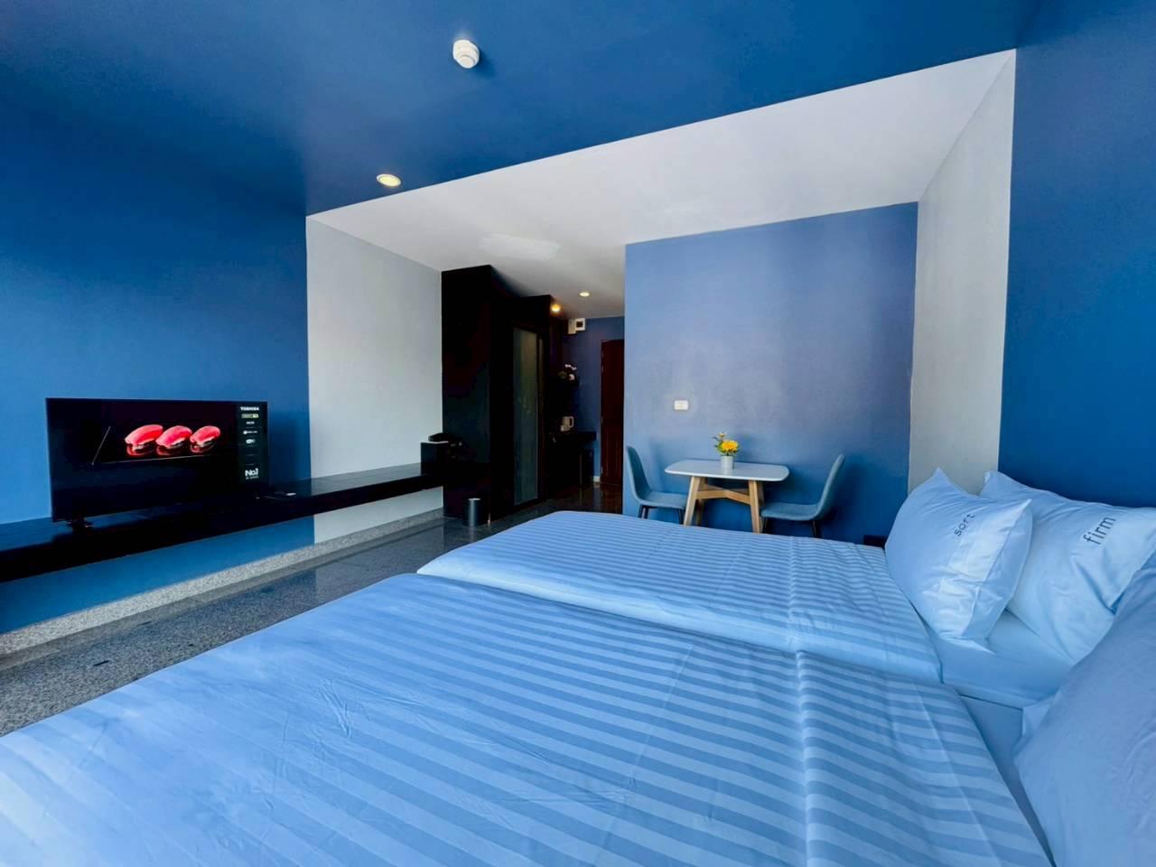 Type A, Deluxe, Twin Beds