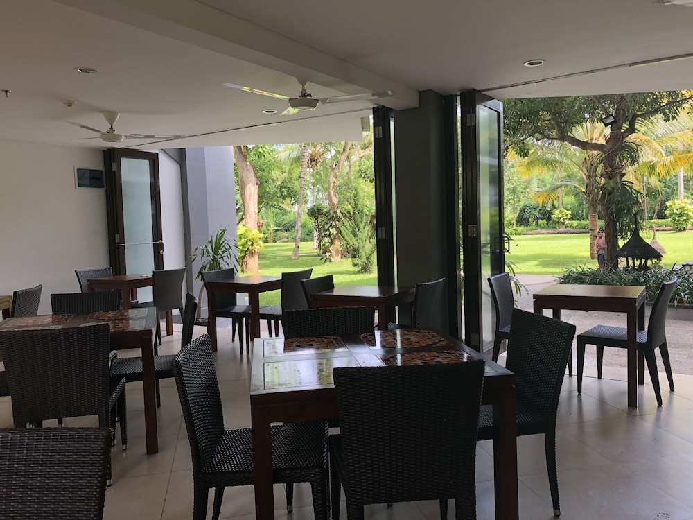 Bintang Flores Hotel 55/65