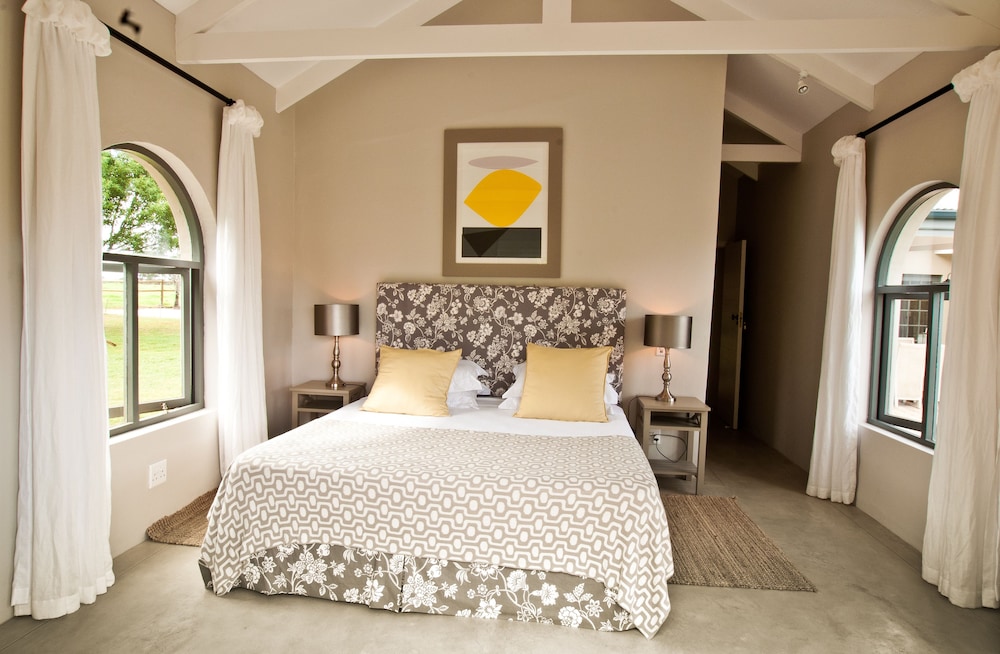 Rare Earth Country House 2/28