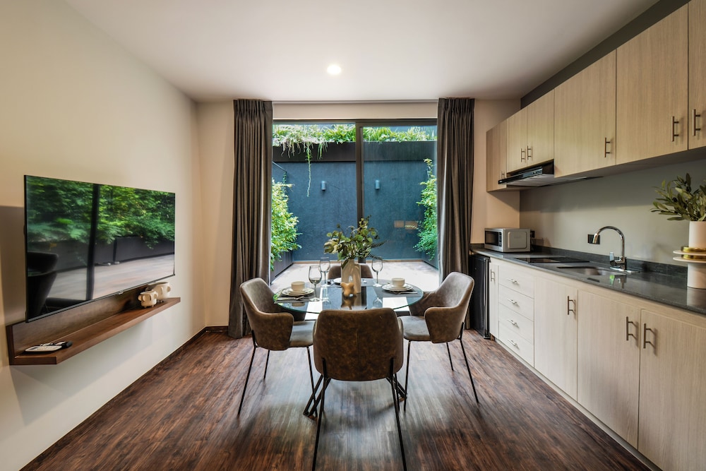 The Sterling Condesa 18/50