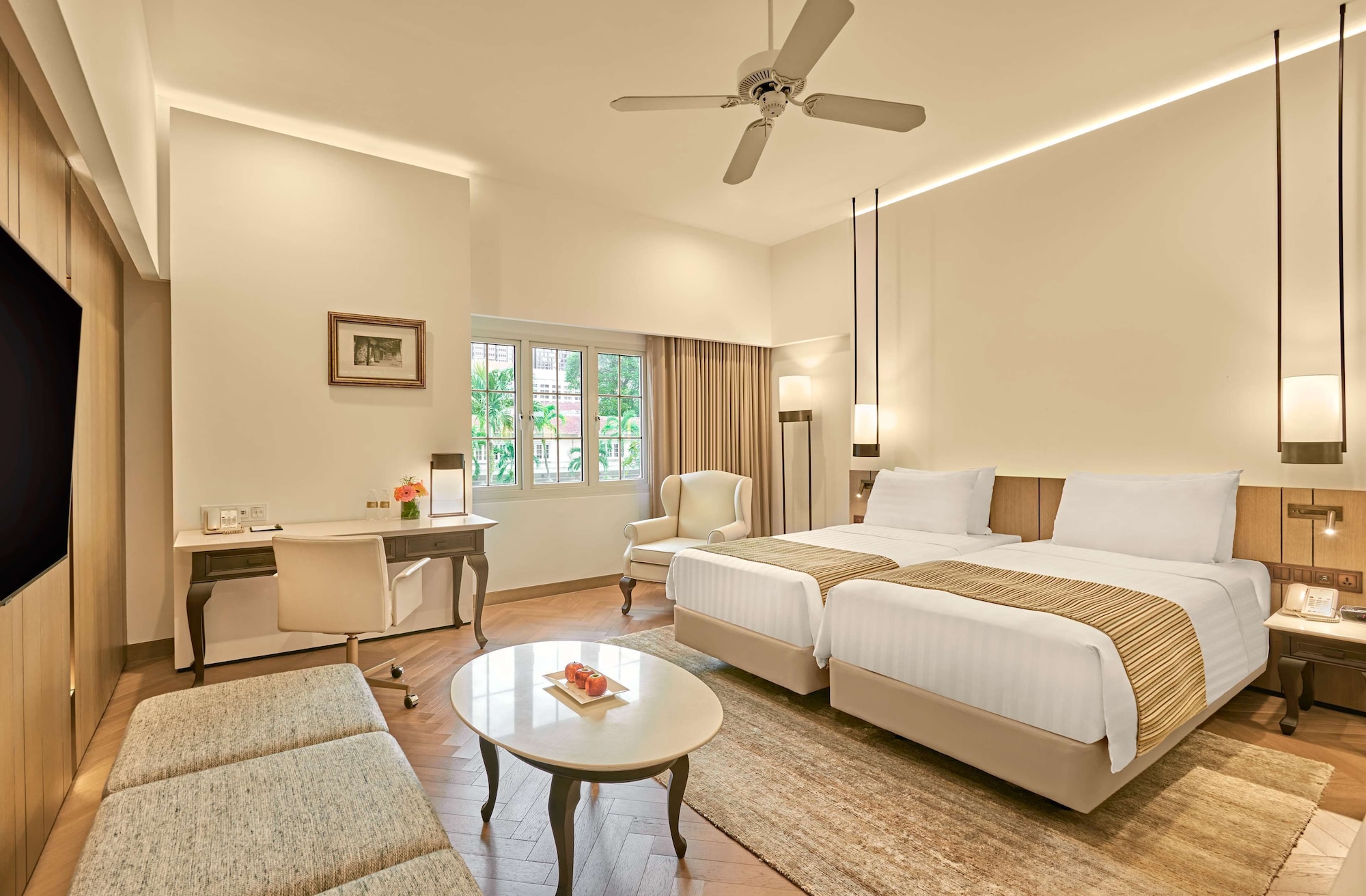 HOLLYWOOD, PREMIER, DELUXE, TWIN BEDS