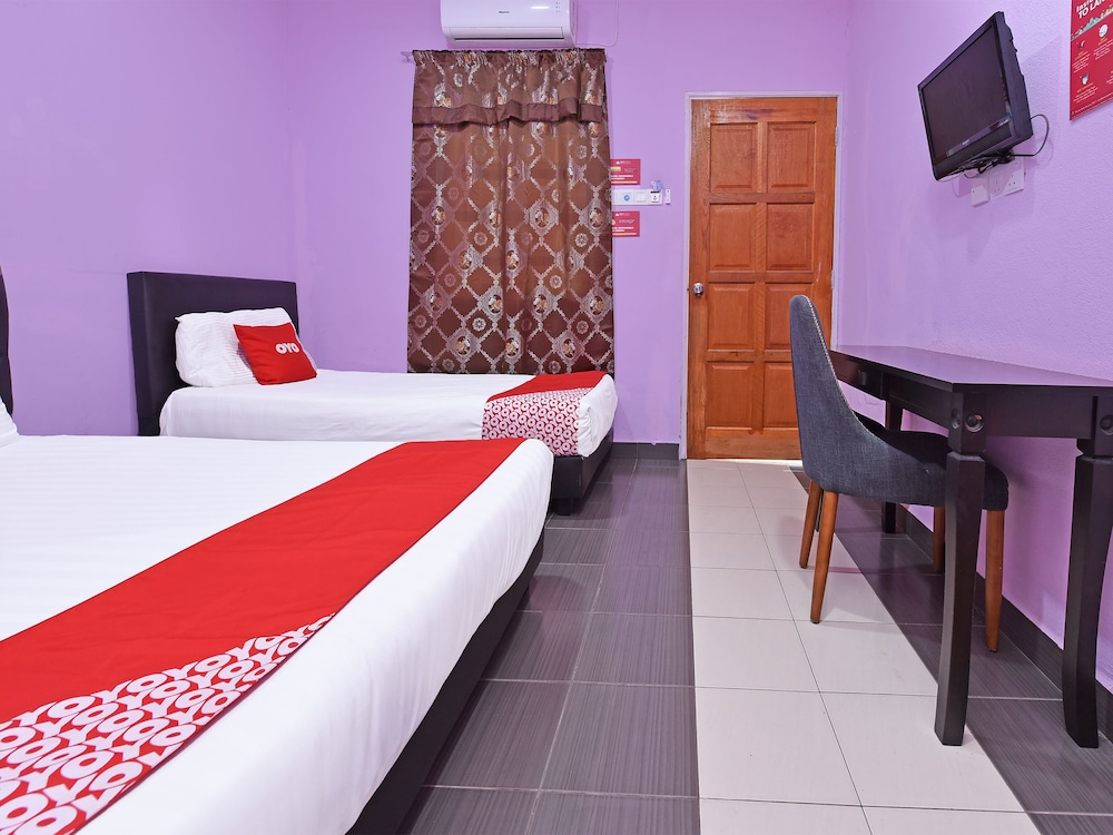 Hotel O Awan Biru Motel 16/33