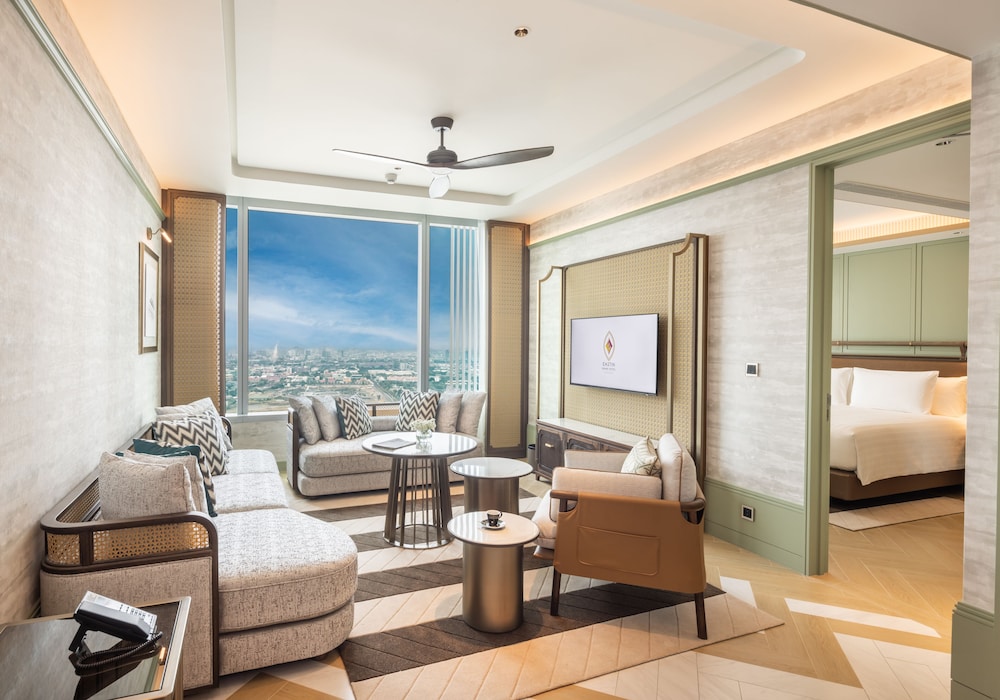 Eastin Grand Hotel Phayathai 30/50
