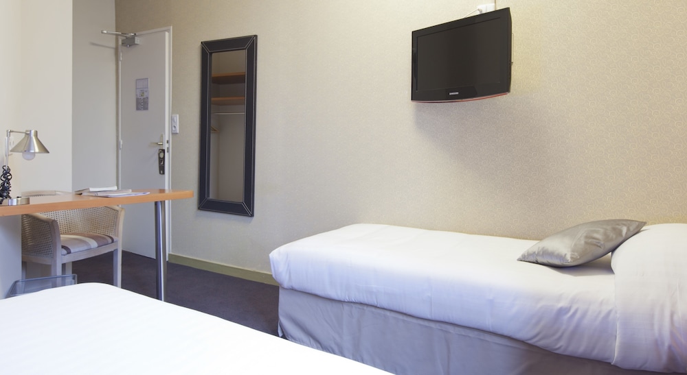 ROOM, TRIPLE