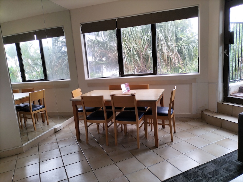 Tiki Hotel Apartments Surfers Paradise 50/71