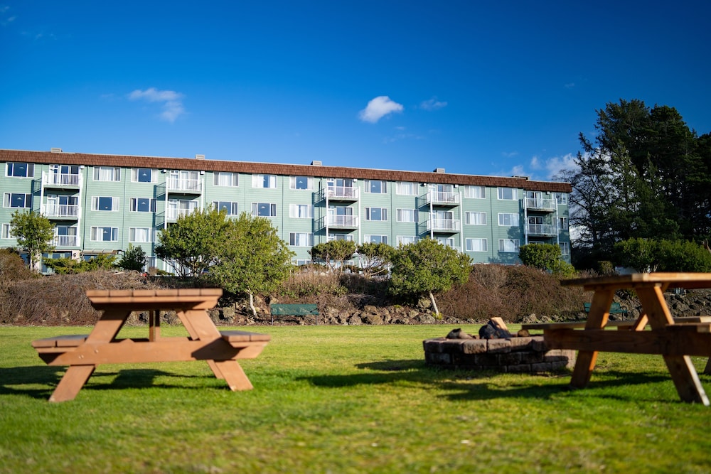 Chateau Westport Resort 55/63