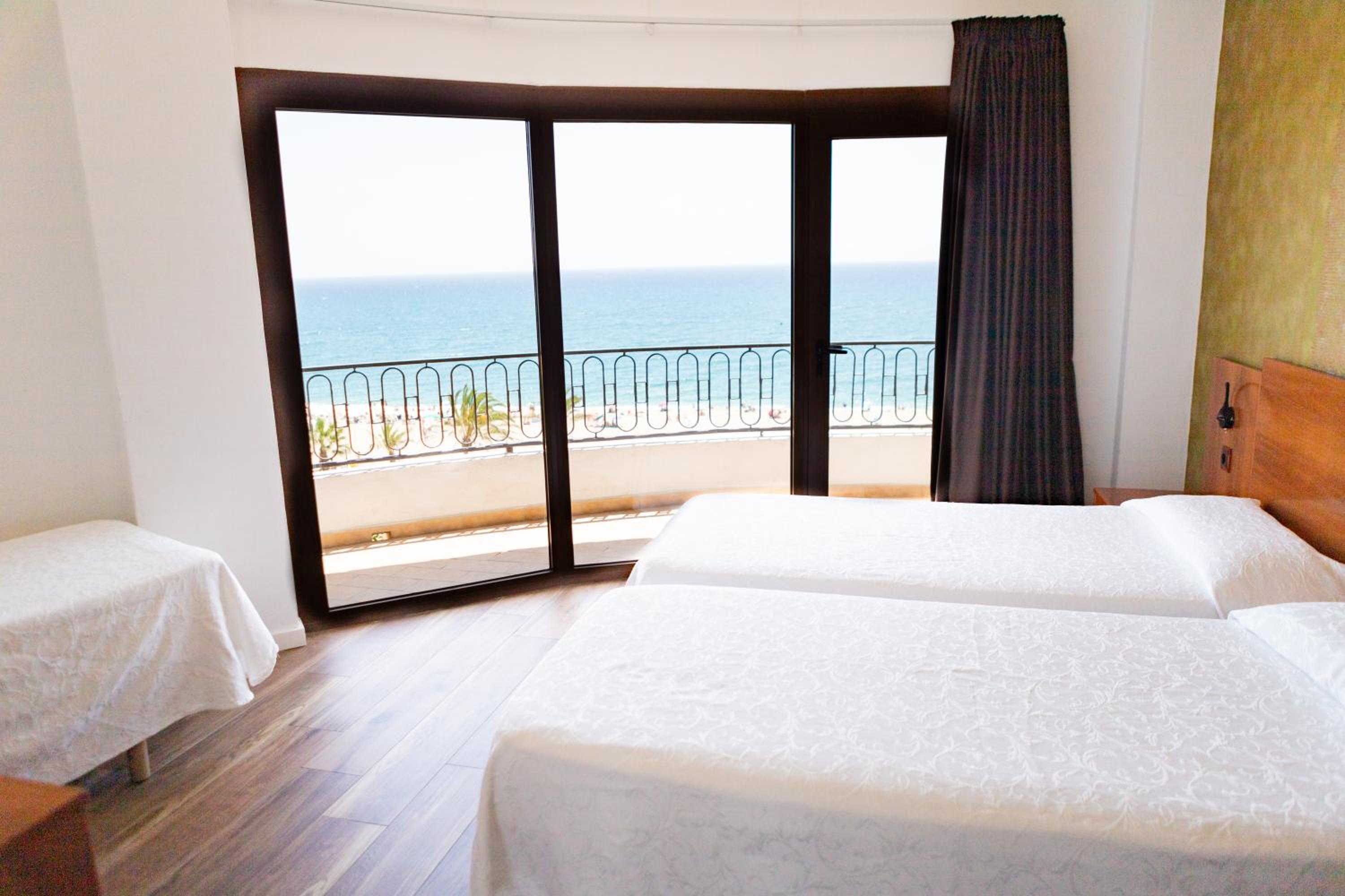Room, Triple, Sea Front