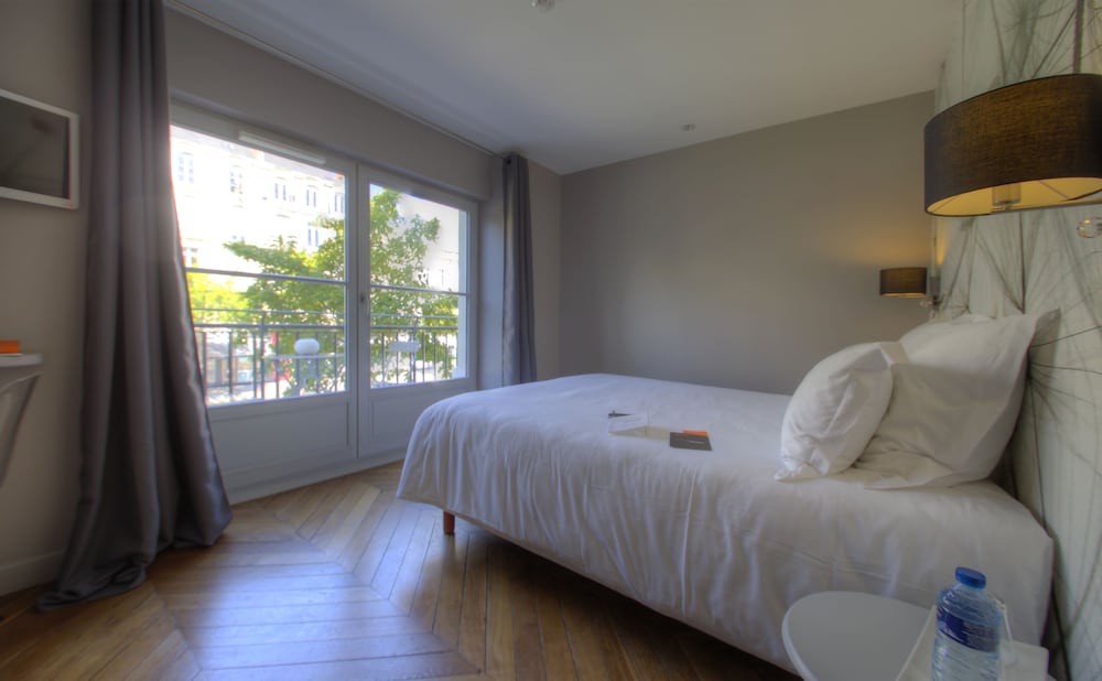 Hotel 21 Foch 19/50