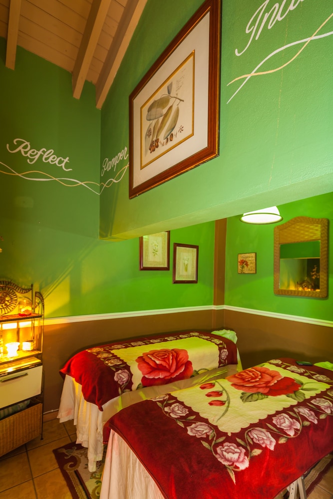 Island Seas Resort 24/60