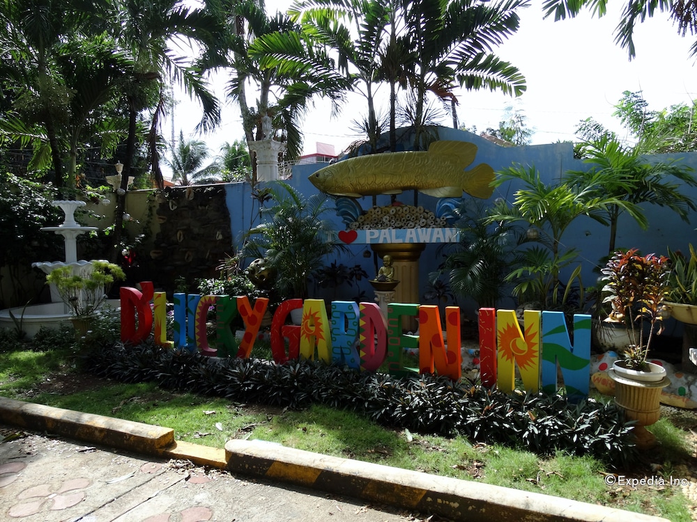 D Lucky Garden Inn 36/48