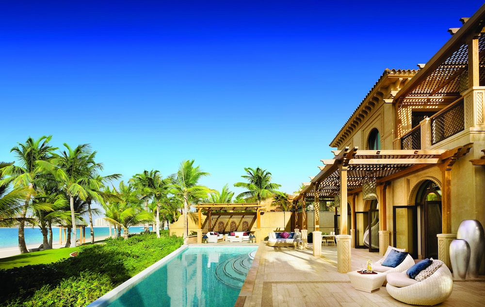 swimming pool spa