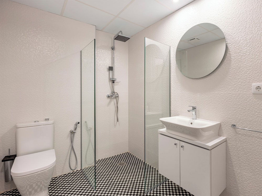 APARTAMENTOS PUERTA ELVIRA SUITES 3000 45/46