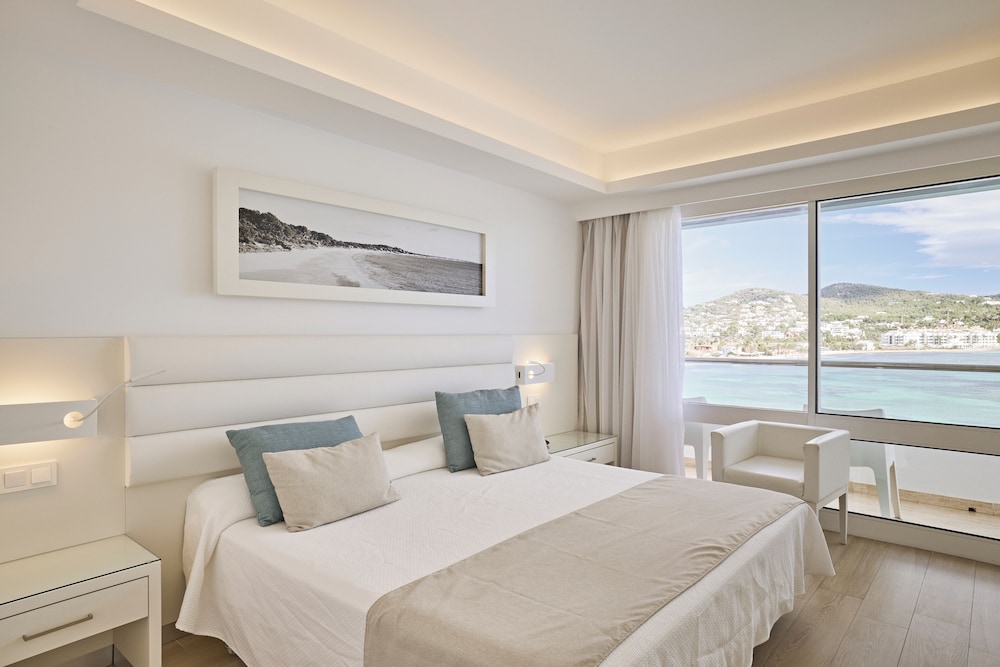 Argos Hotel 24/82