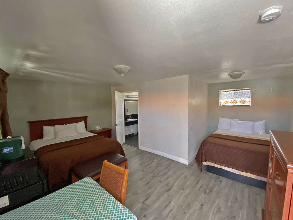 Rodeway Inn Ventura Midtown 29/48
