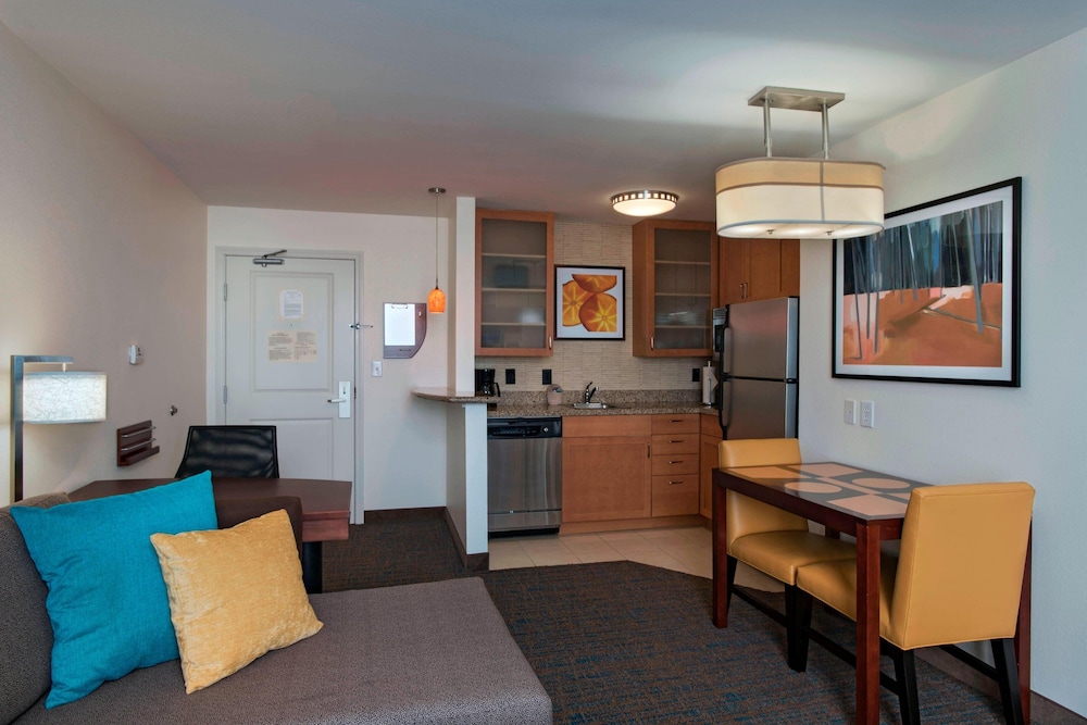 Residence Inn Bryan College Station 25/37