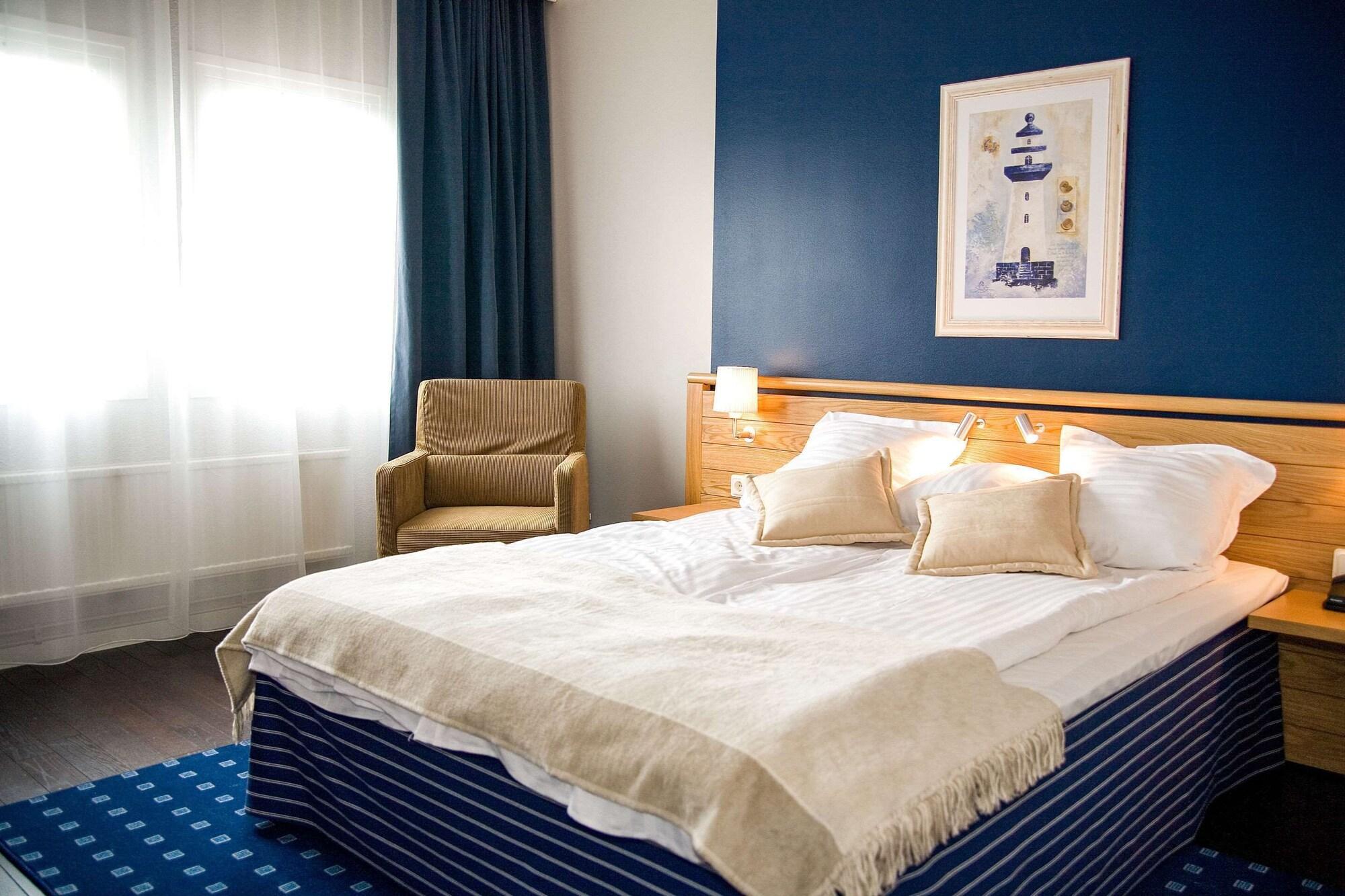 Compact, Double Bed
