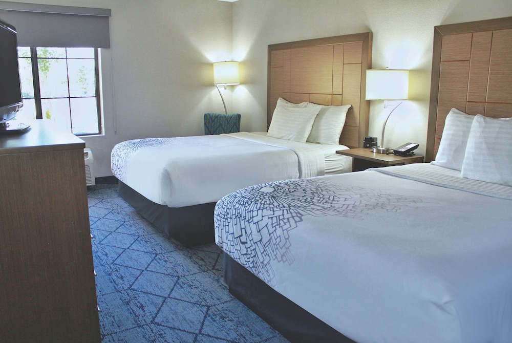 La Quinta Inn & Suites By Wyndham NE Long Beach/Cypress 31/51