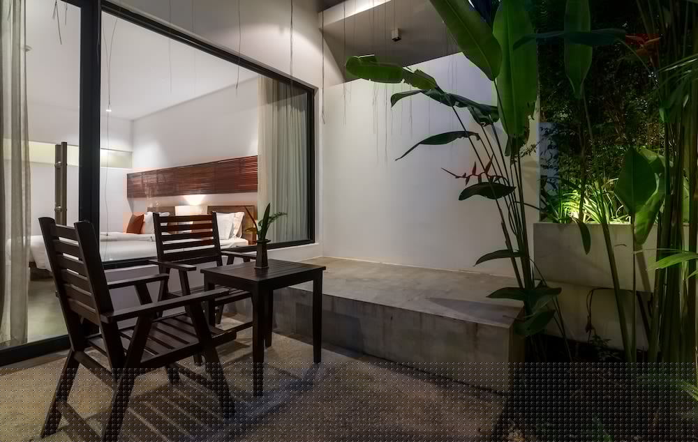 LYNNAYA URBAN RIVER RESORT 7/69
