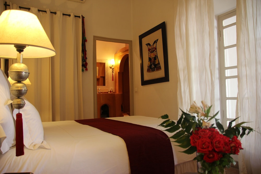 Riad Clementine 11/61
