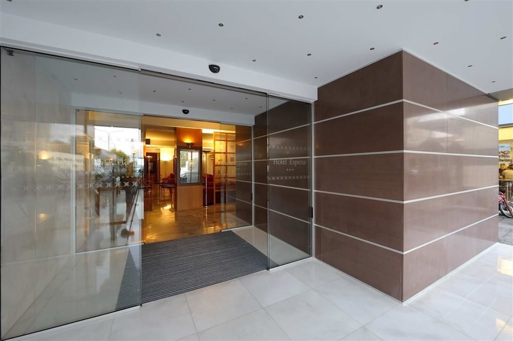 Esperia Hotel 9/39