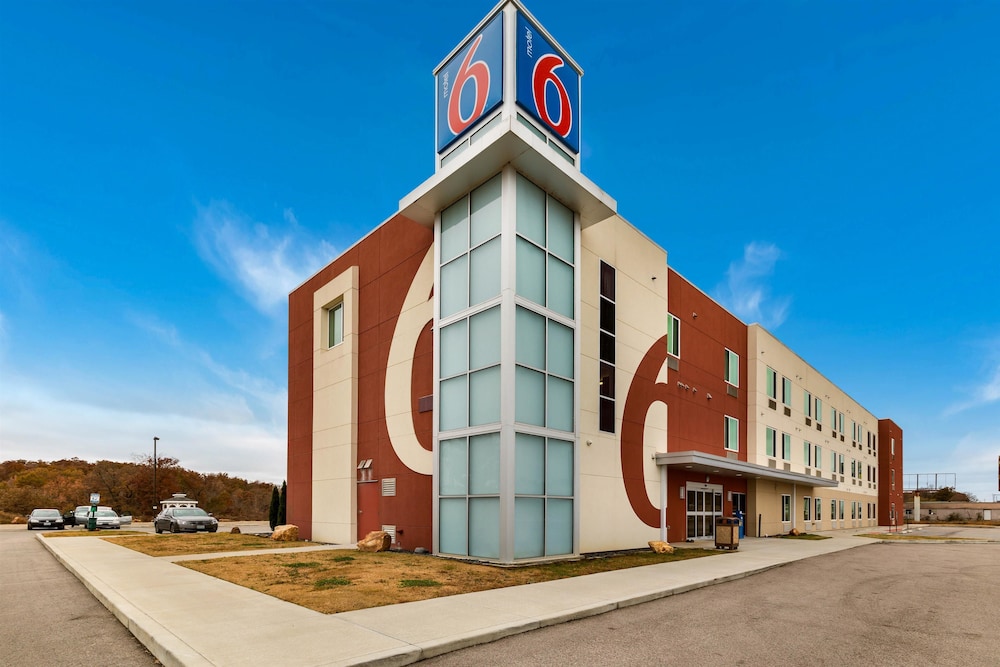 Motel6 Poplar Bluff, MO in POPLAR BLUFF - MO