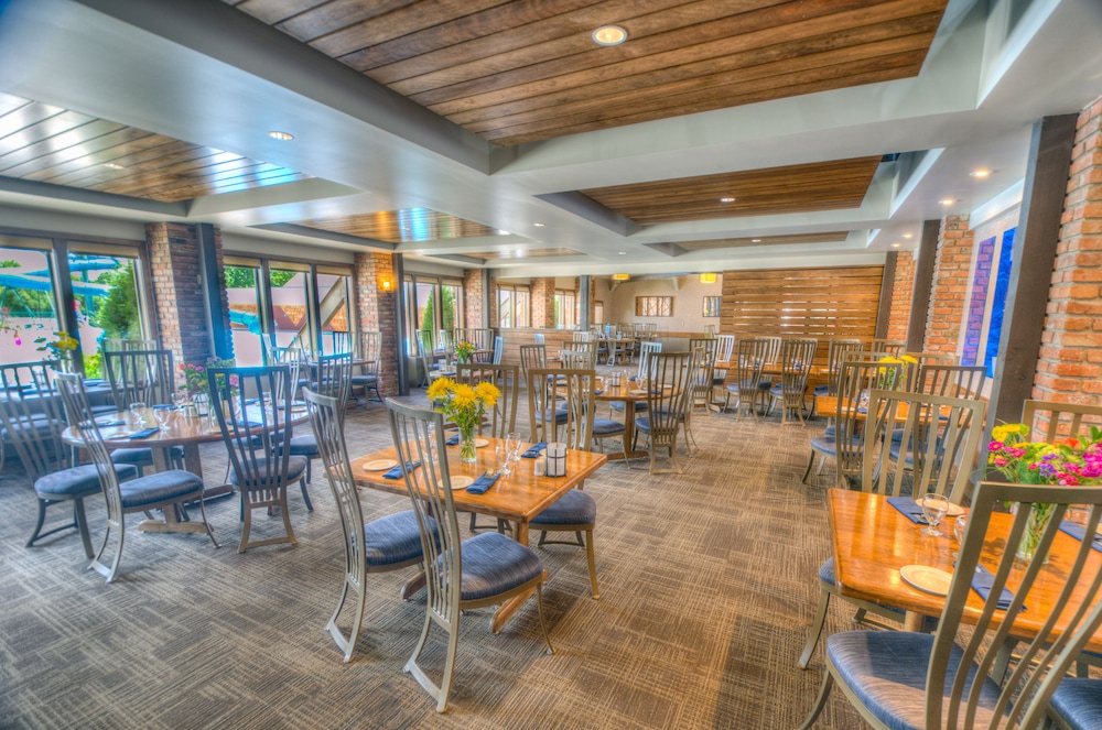Fairmont Hot Springs Resort 38/54