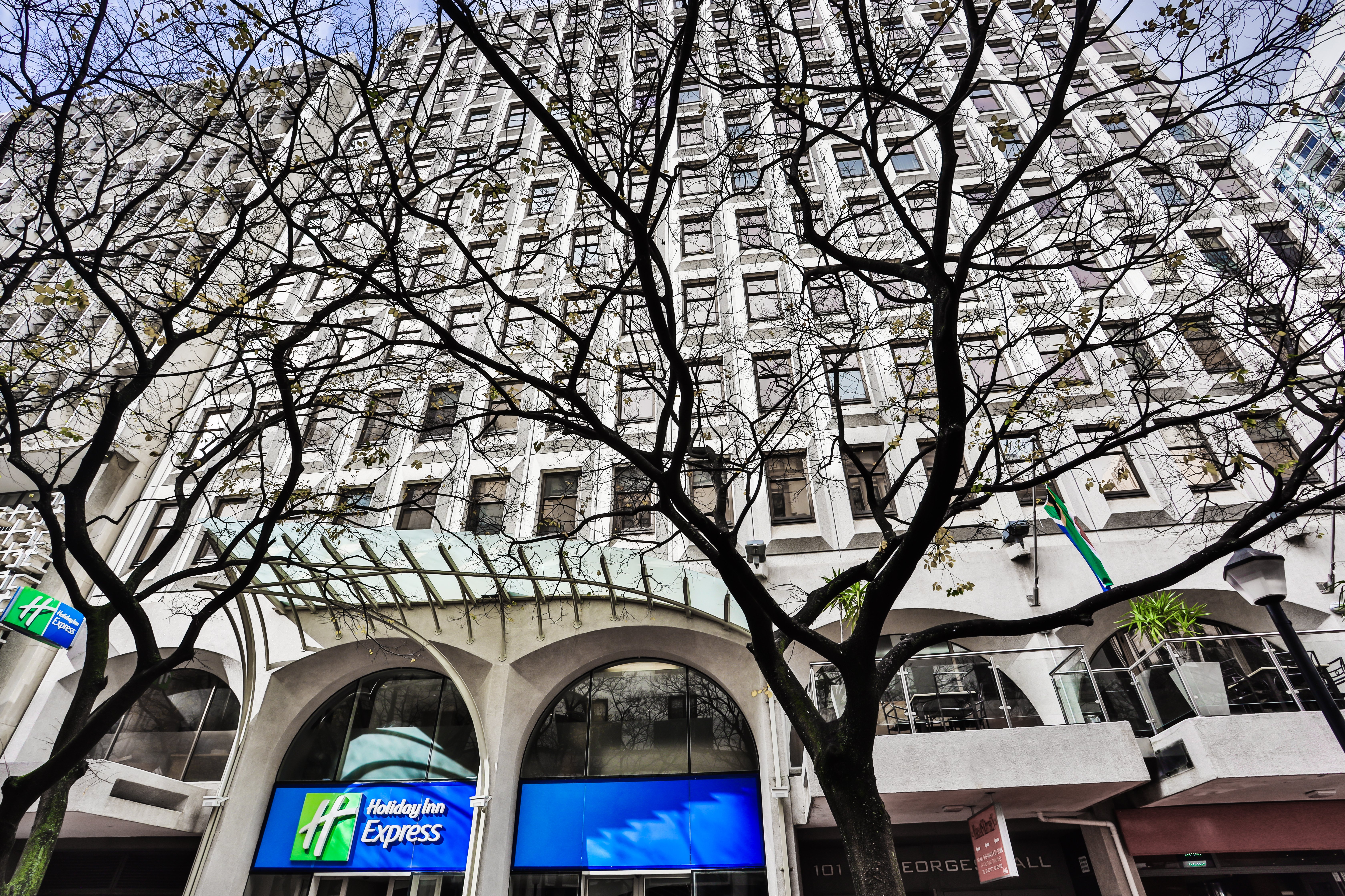HOLIDAY INN EXPRESS CAPE TOWN CITY CENTRE 4/50