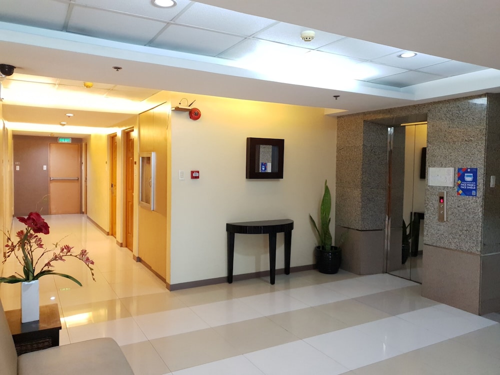Festive Hotel Makati 12/60