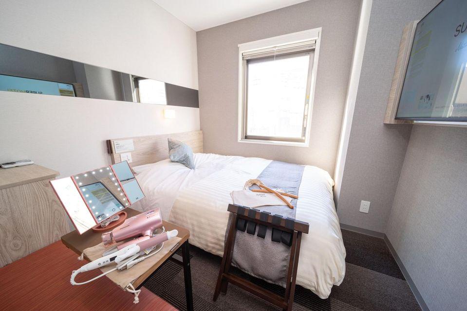 Female Only, Double Bed