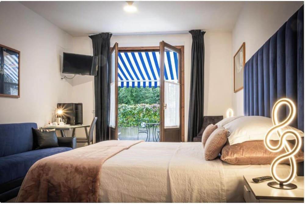 غرفة أساسية بسرير كوين بإطلالة على الحديقة، Hotel Sonenga 3/8