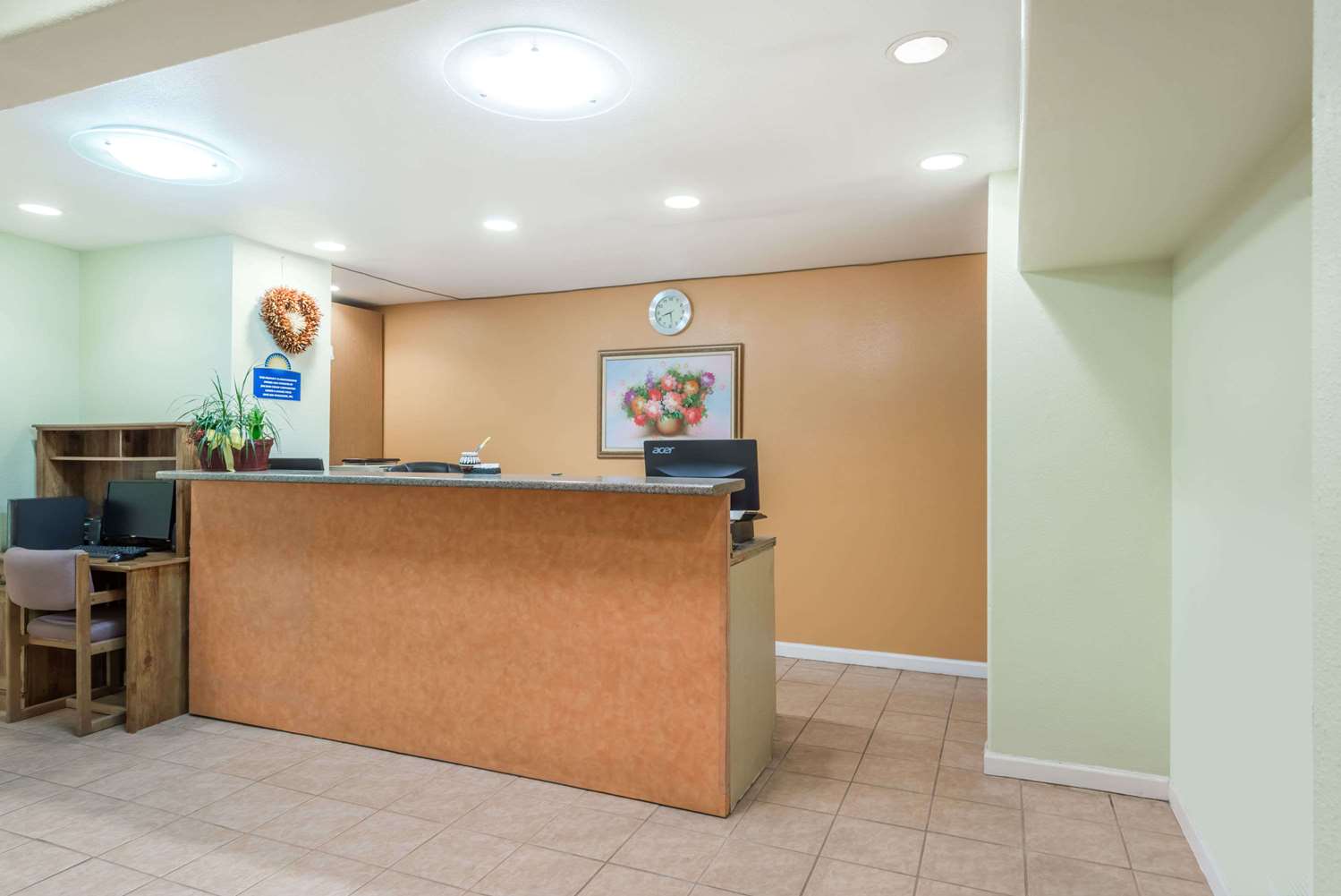 Days Inn by Wyndham Socorro 2/13
