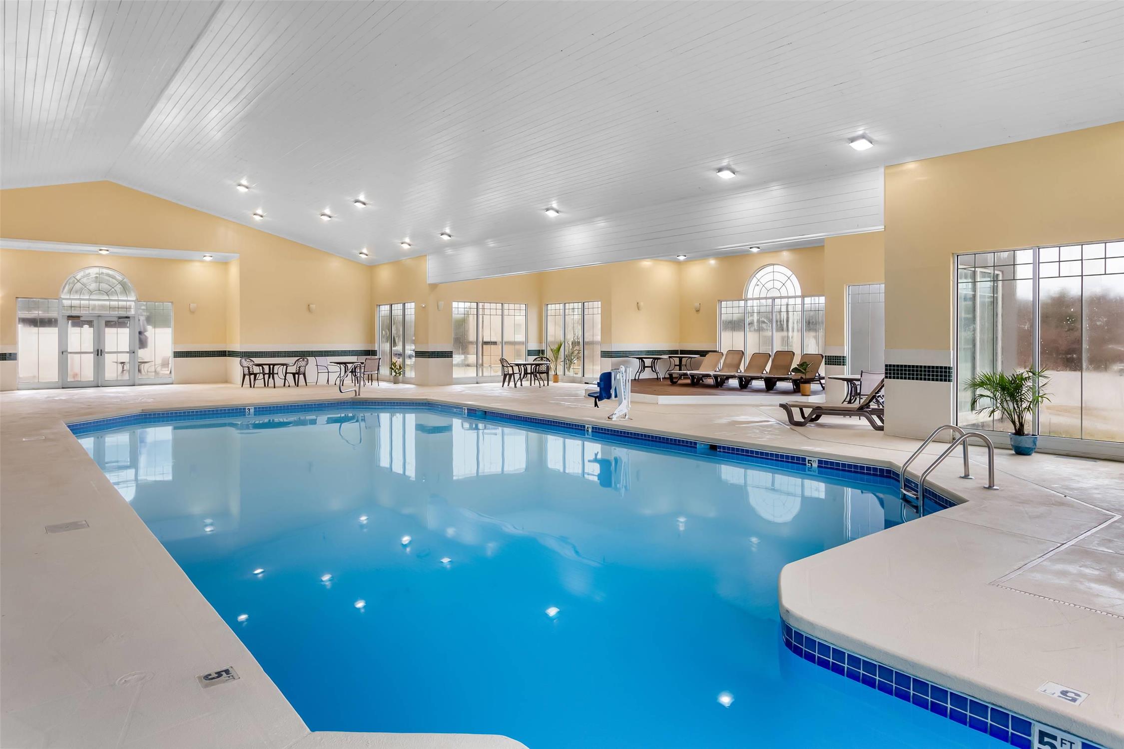 Country Inn and Suites By Radisson Beckley WV 31/65