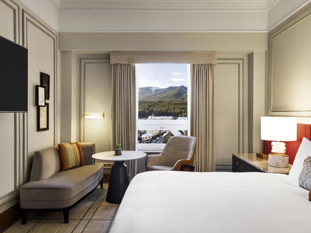 Exclusive, Fairmont Gold, 2 Queen Beds, Mountain View, Lounge Access