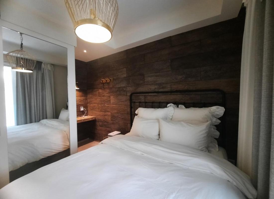 2 Bedrooms, Suite
