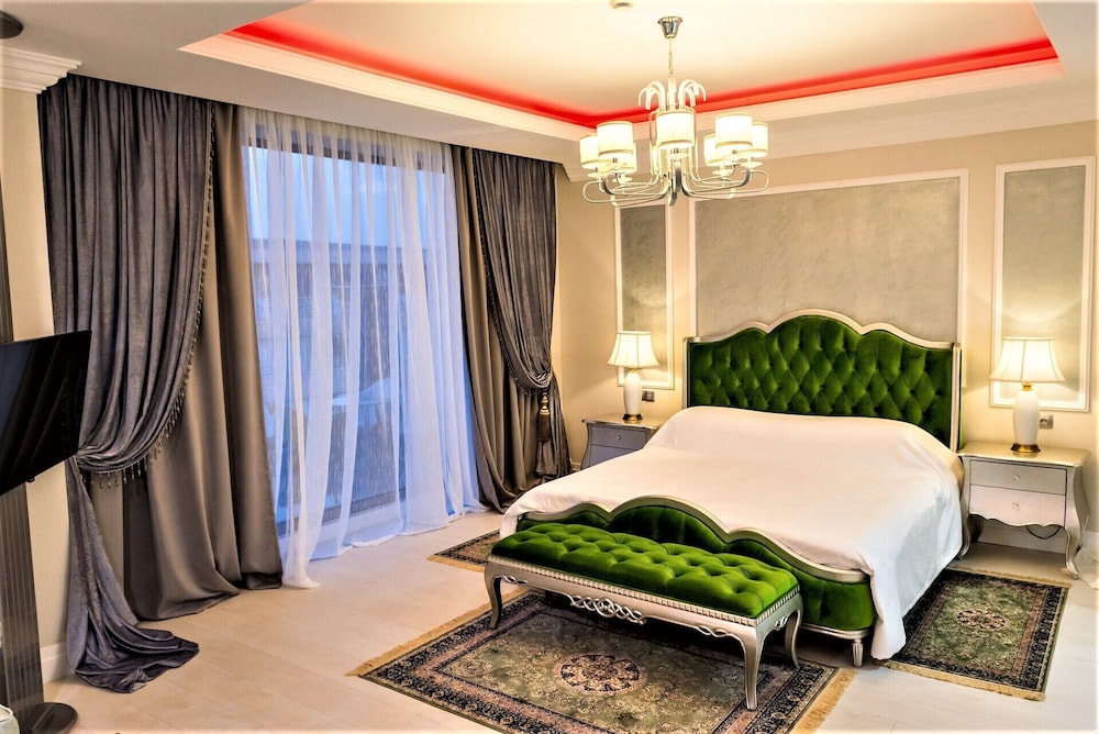 Phoenicia Royal 16/50
