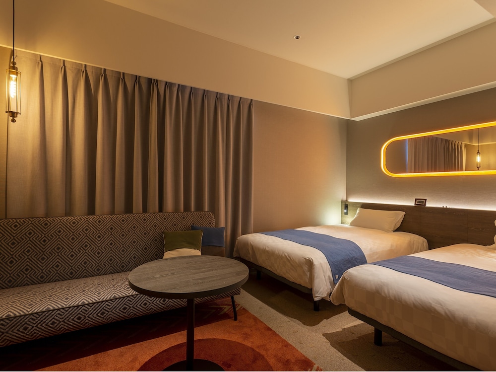 DELUXE, TWIN BEDS