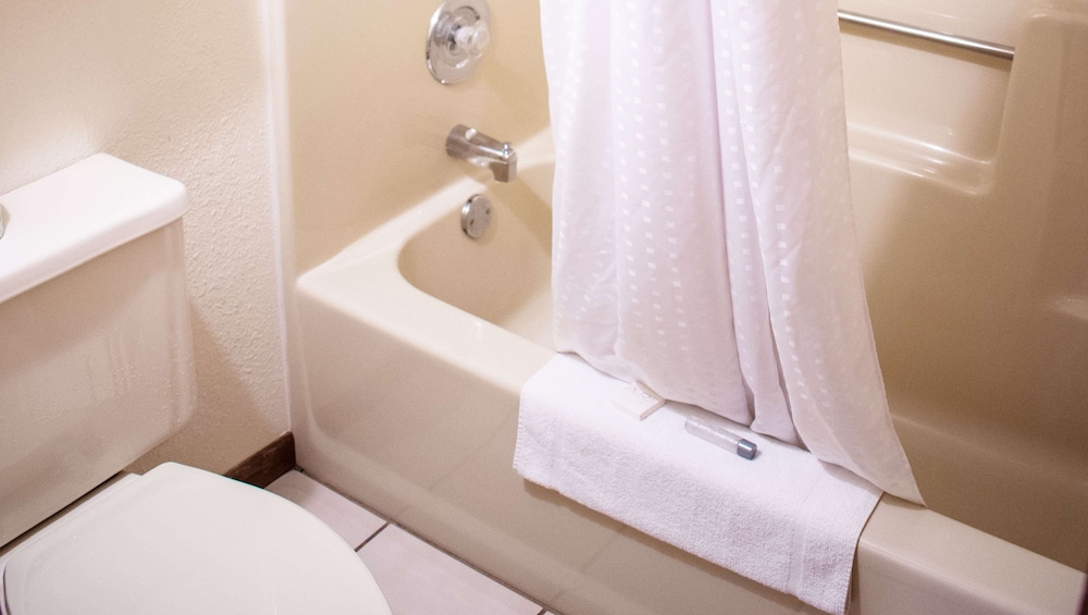 Travelodge by Wyndham Ishpeming/Marquette 47/49