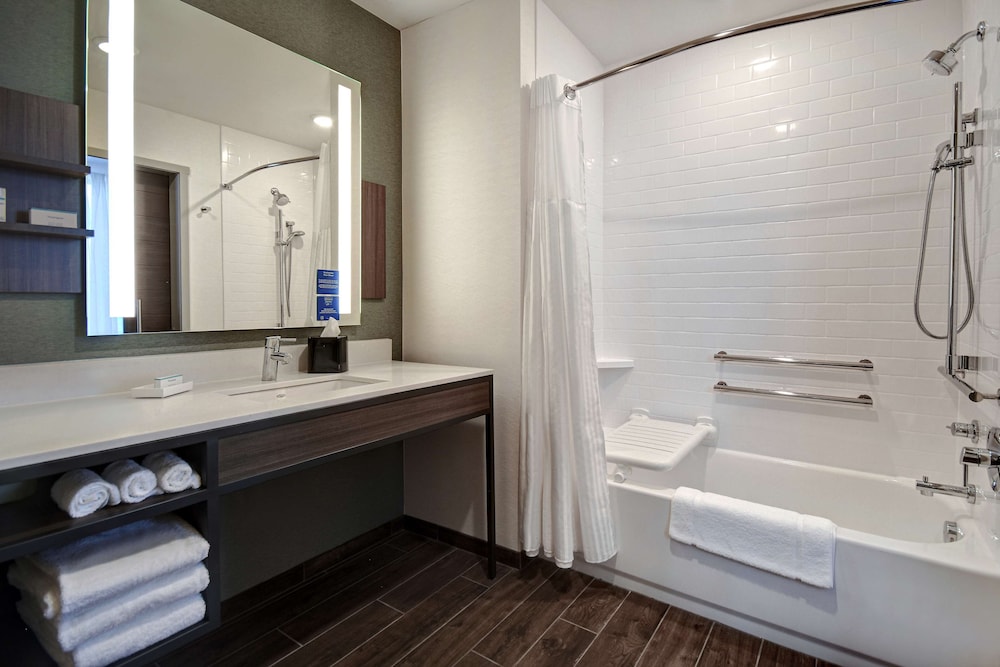 Hilton Garden Inn Kalamazoo Downtown 19/58