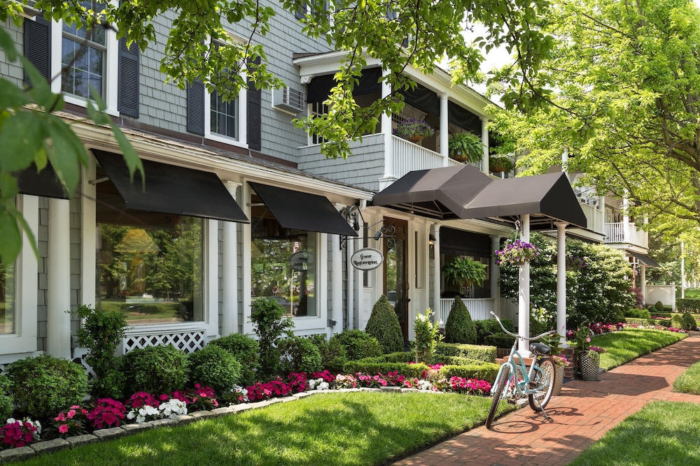 The Chateau Inn and Suites 3/57