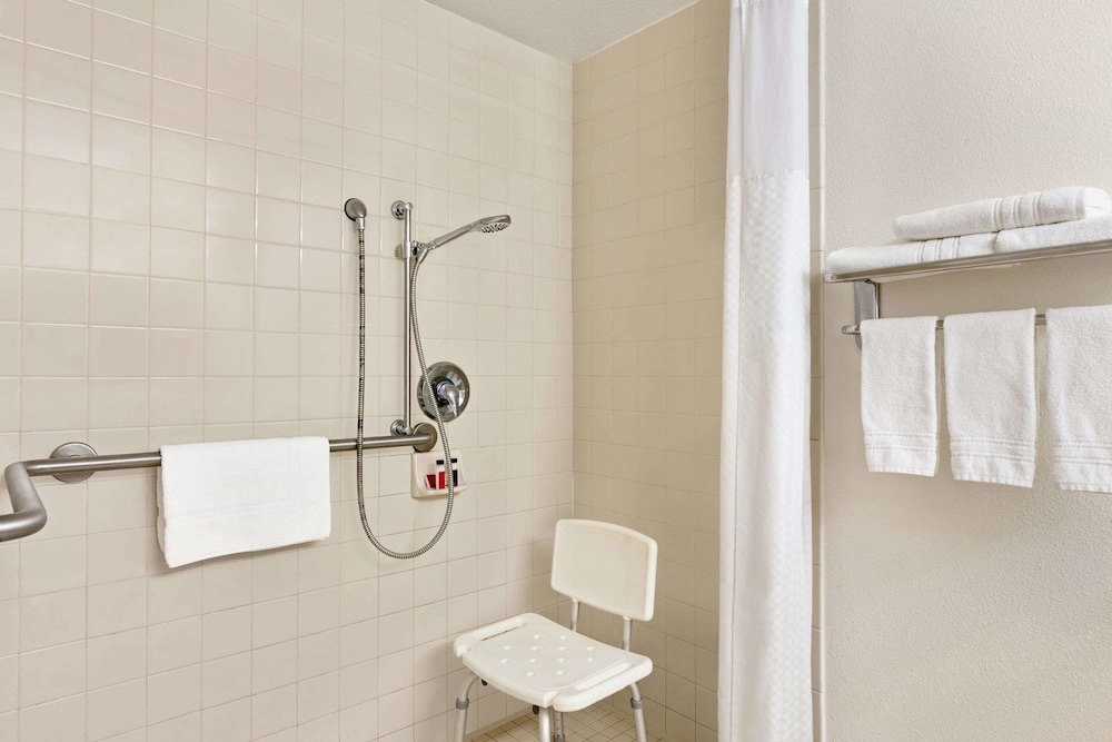 Ramada By Wyndham Arcata 9/43