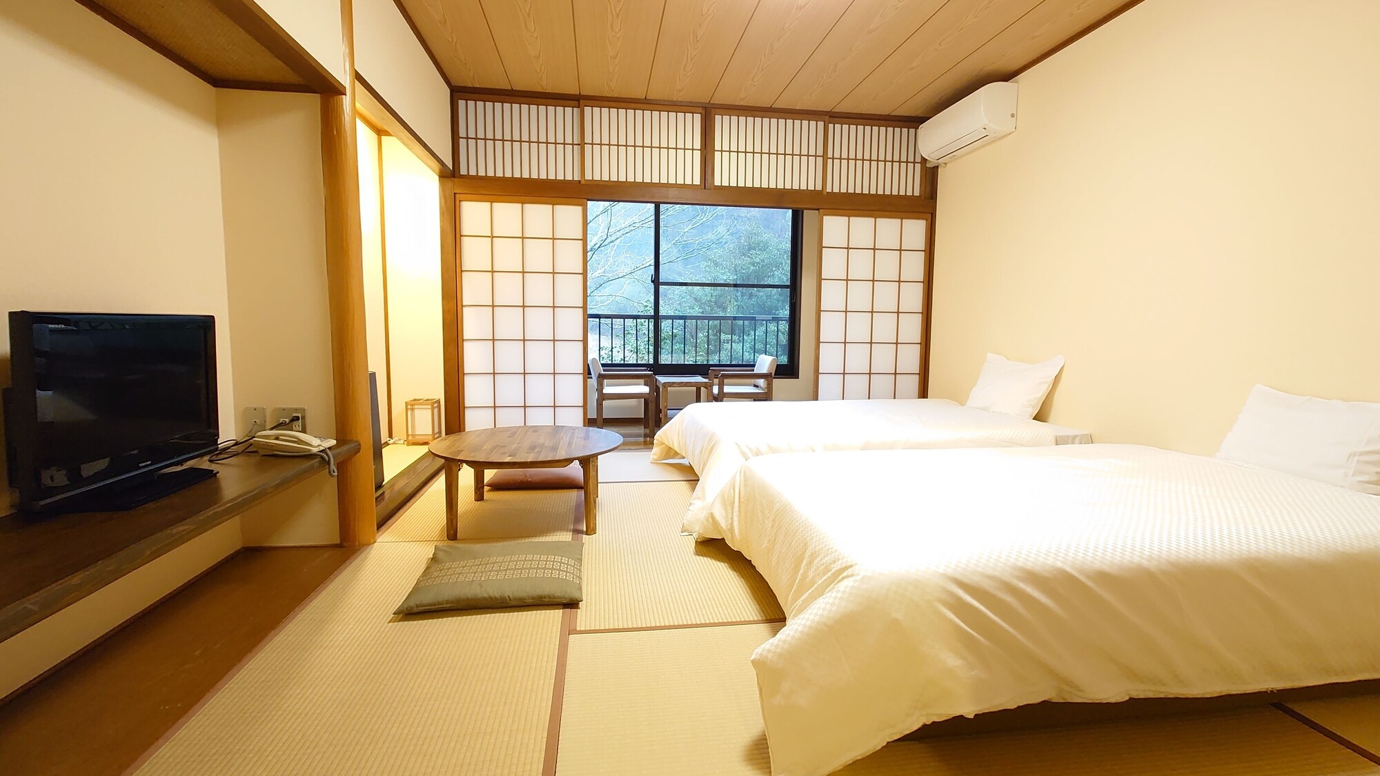 Japanese, Twin Beds, Shared Bathroom