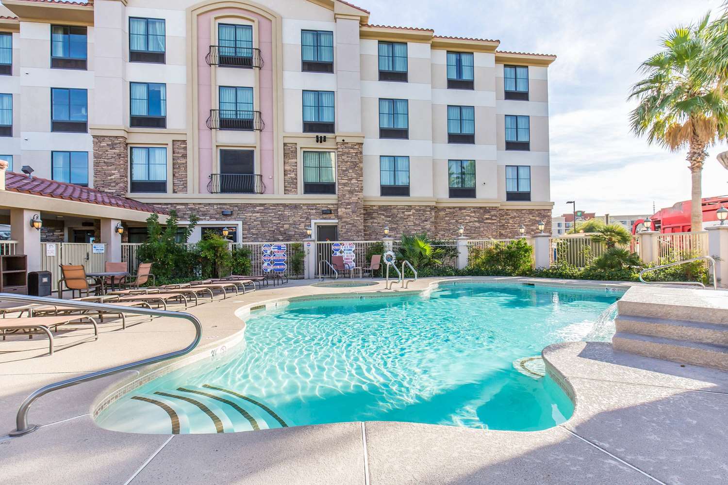 Comfort Inn And Suites Henderson 1/26