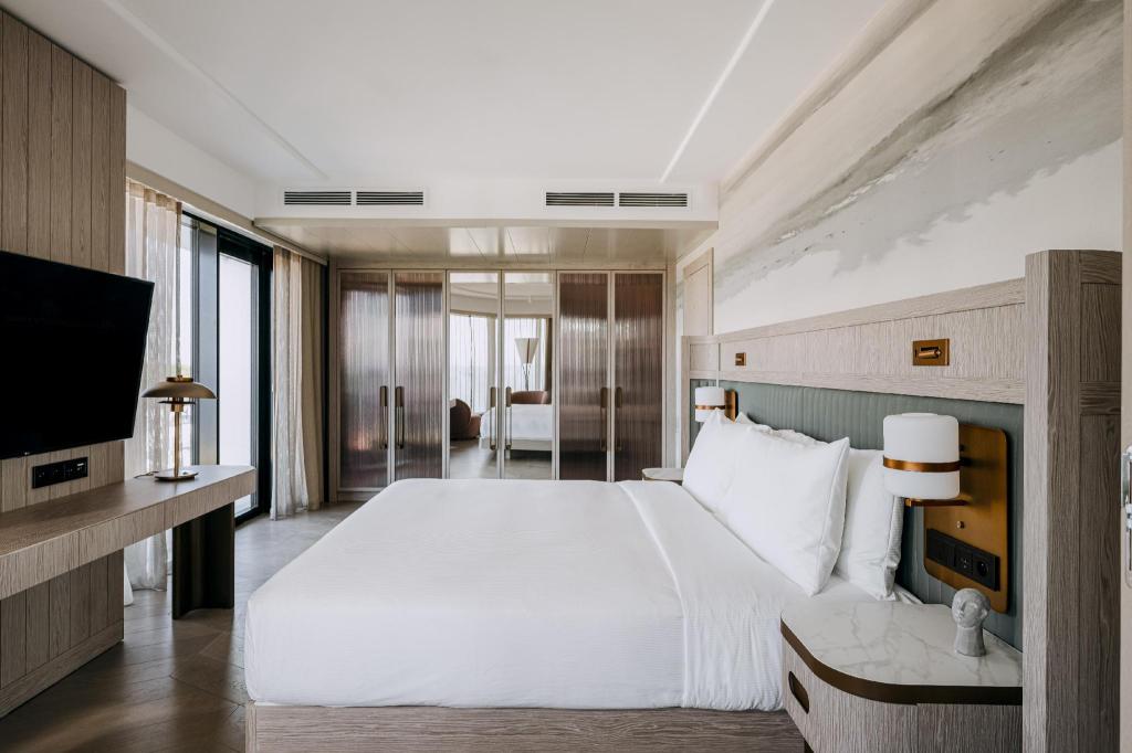 Imperial, Suite, 2 Double Beds, Sea View, Balcony