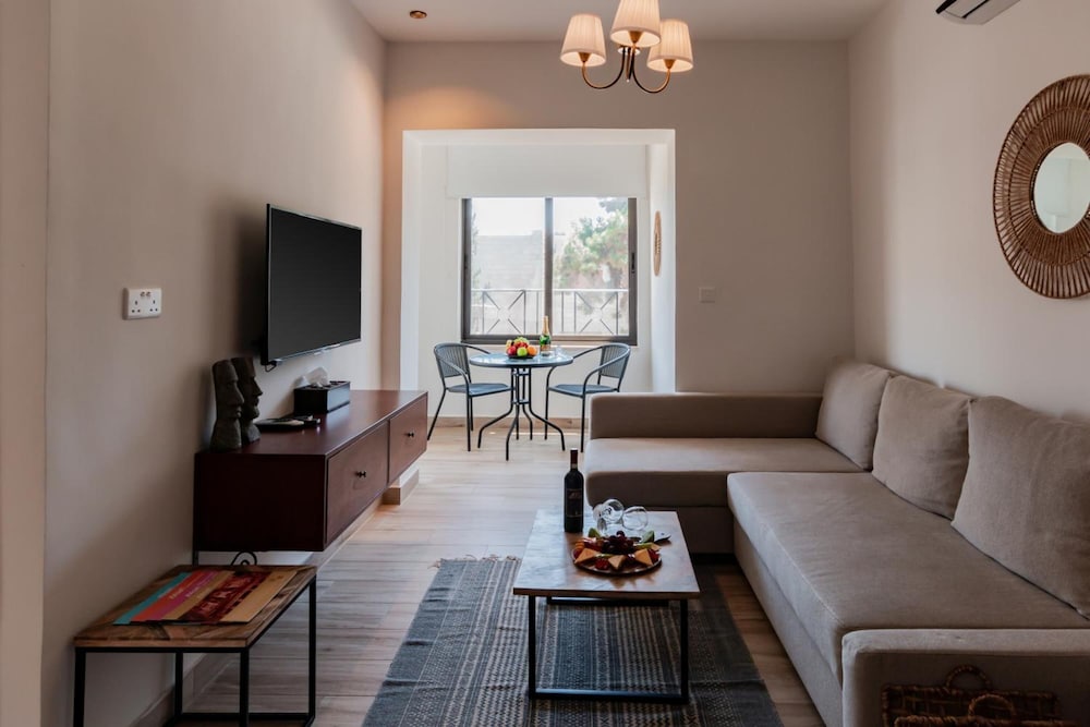 CANARY HOTEL 20/29