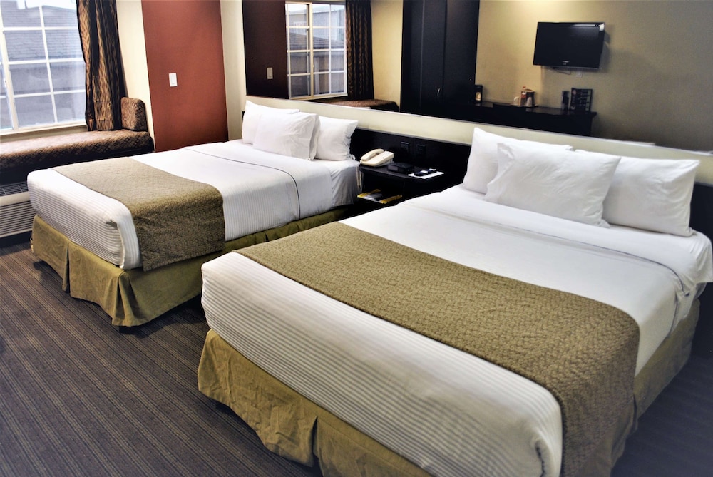 Microtel Inn and Suites by Wyndham Toluca 17/41