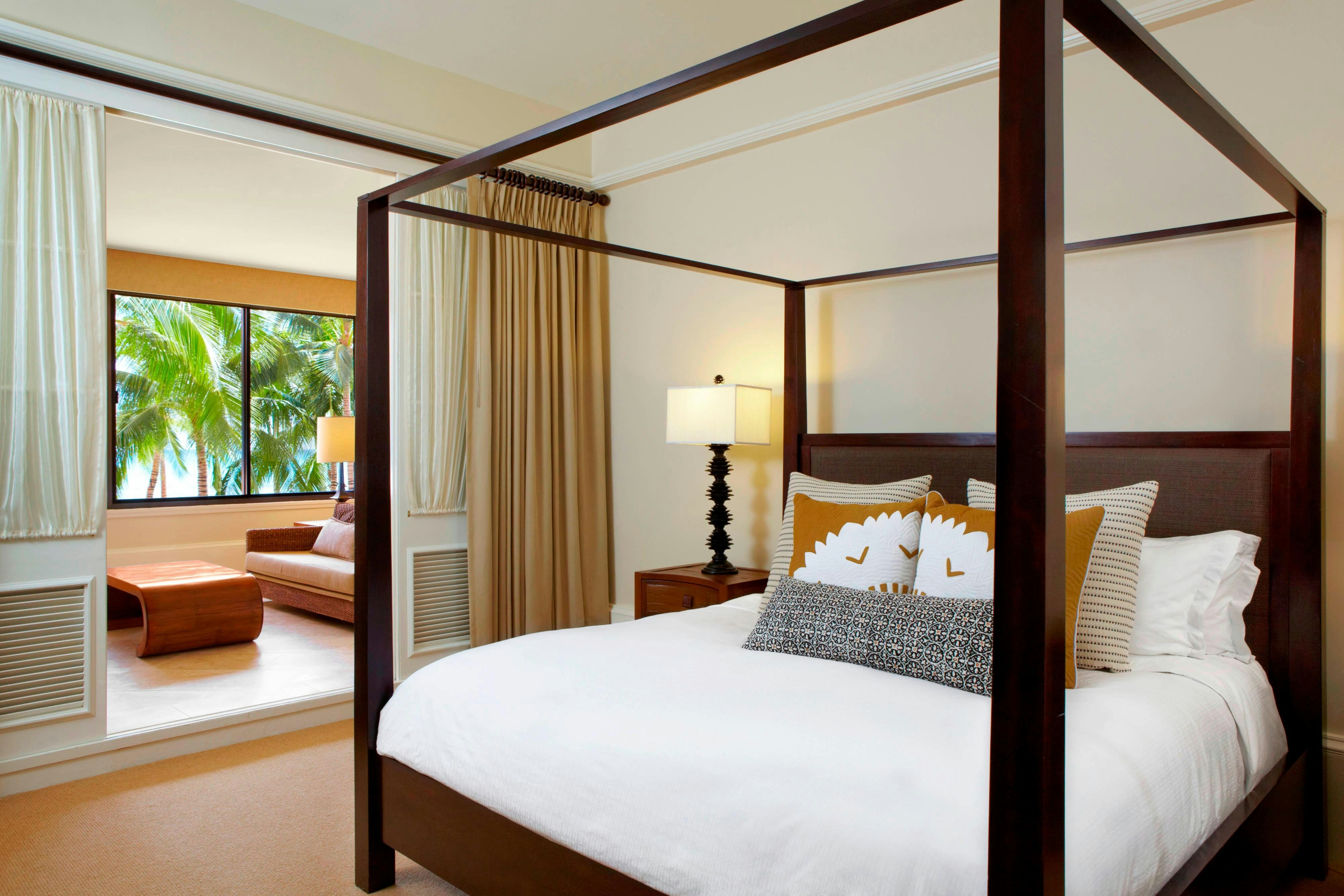 The Royal Hawaiian, a Luxury Collection Resort, Waikiki 11/80