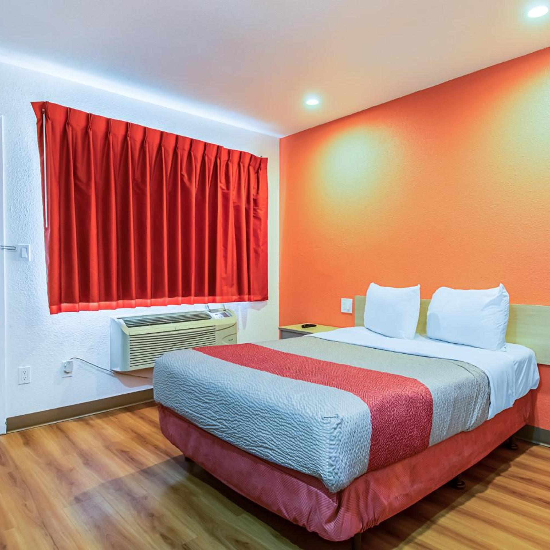 ROOM, DOUBLE BED, ACCESSIBLE