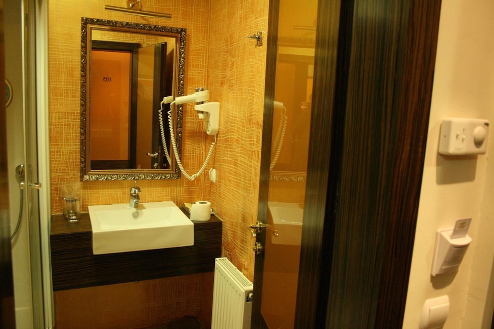 HOTEL HERCEGOVINA 32/34