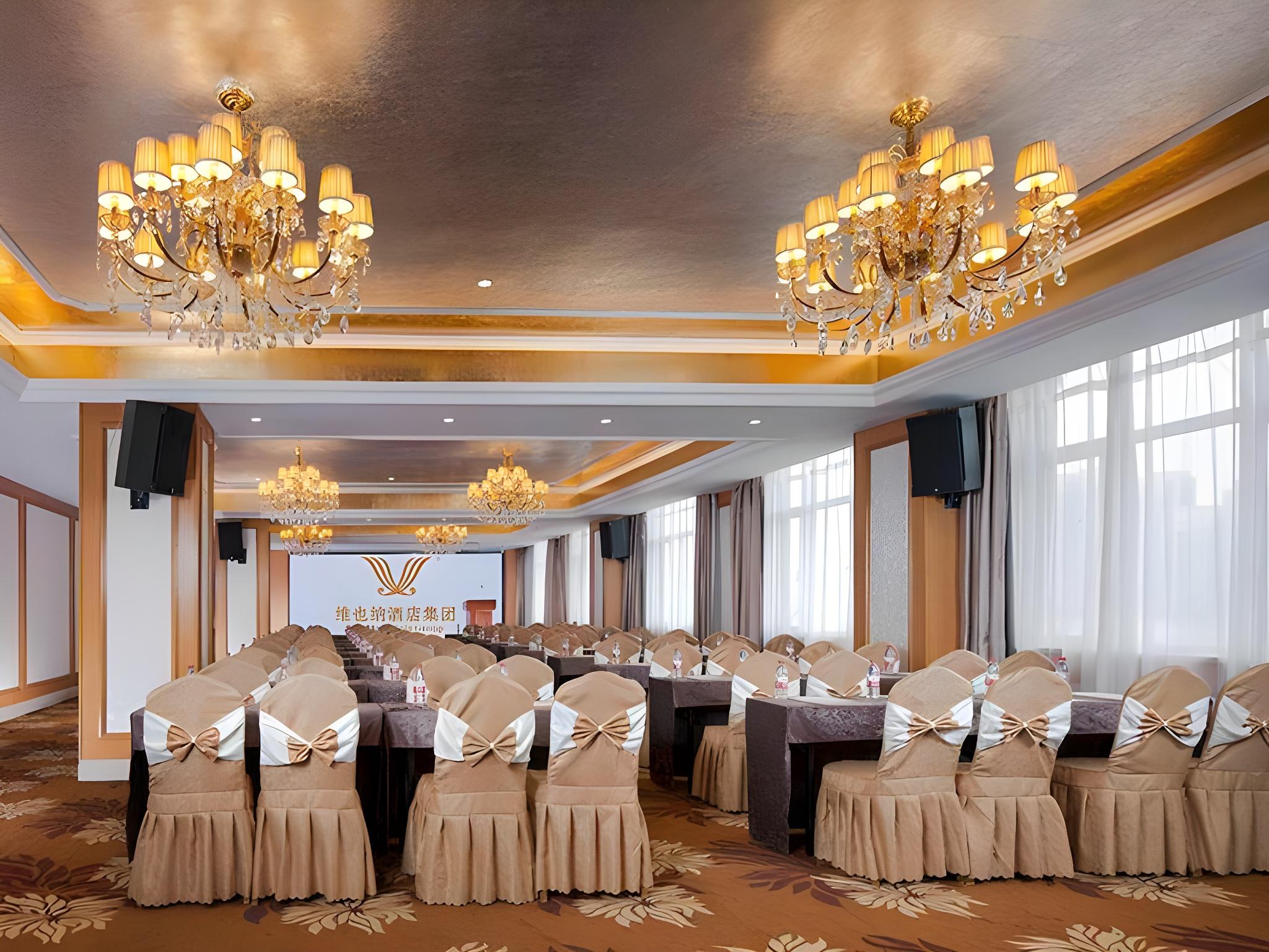 Vienna International Hotel (Langfang Daxing International Airport) 19/28