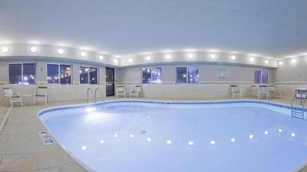 Holiday Inn Express Jamestown 9/39